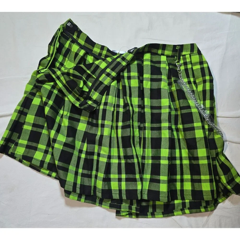 Hot Topic Green Plaid Chain Pleated Skirt - Size Medium - NWT - 86